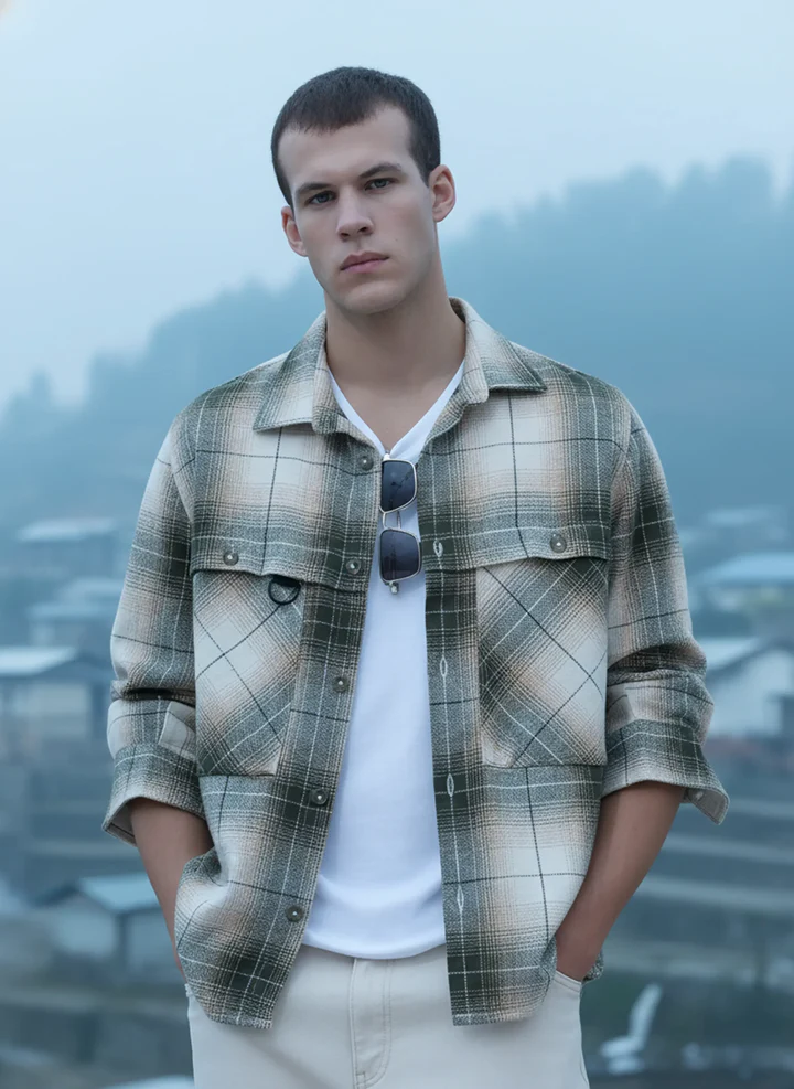 Men's Green Regular Fit Checked Casual Shirt