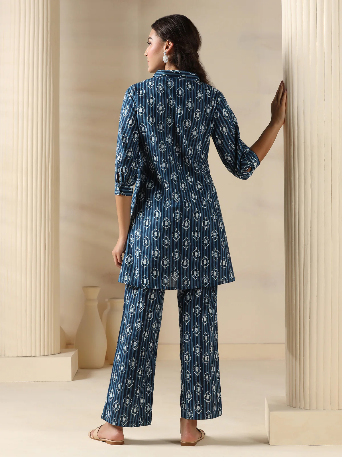 Women Cotton Indigo Geometric Print Co-Ord SetWomen Cotton Indigo Geometric Print Co-Ord Set